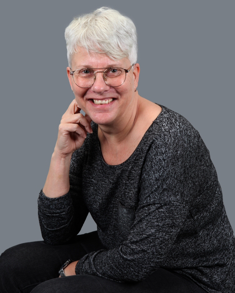 Marjo Frissen, Administratie